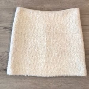 ✔️SOLD✔️ Alice + Olivia mini skirt. Size S/M